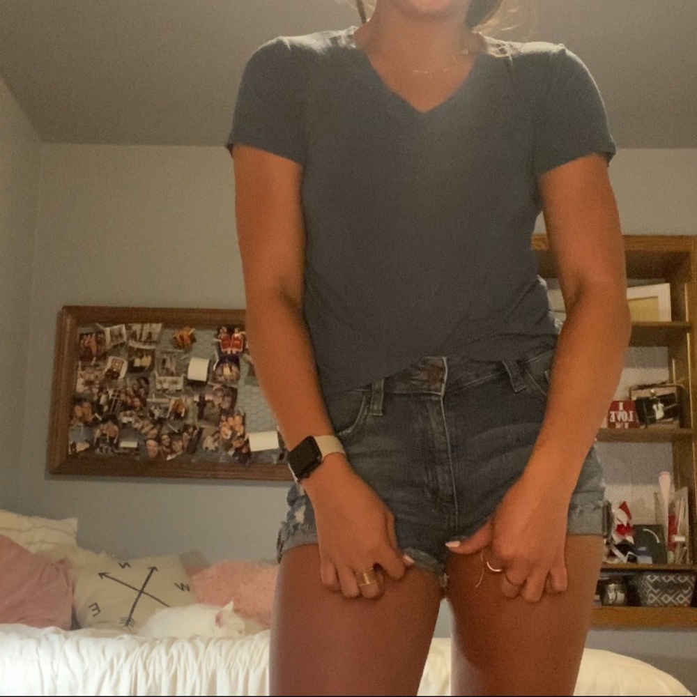 Washed blue basic v neck - Picture 2 of 4